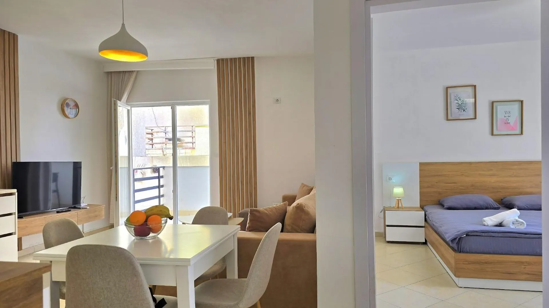 Two-Bedroom Holiday Apartment In Qerret ゴーレム