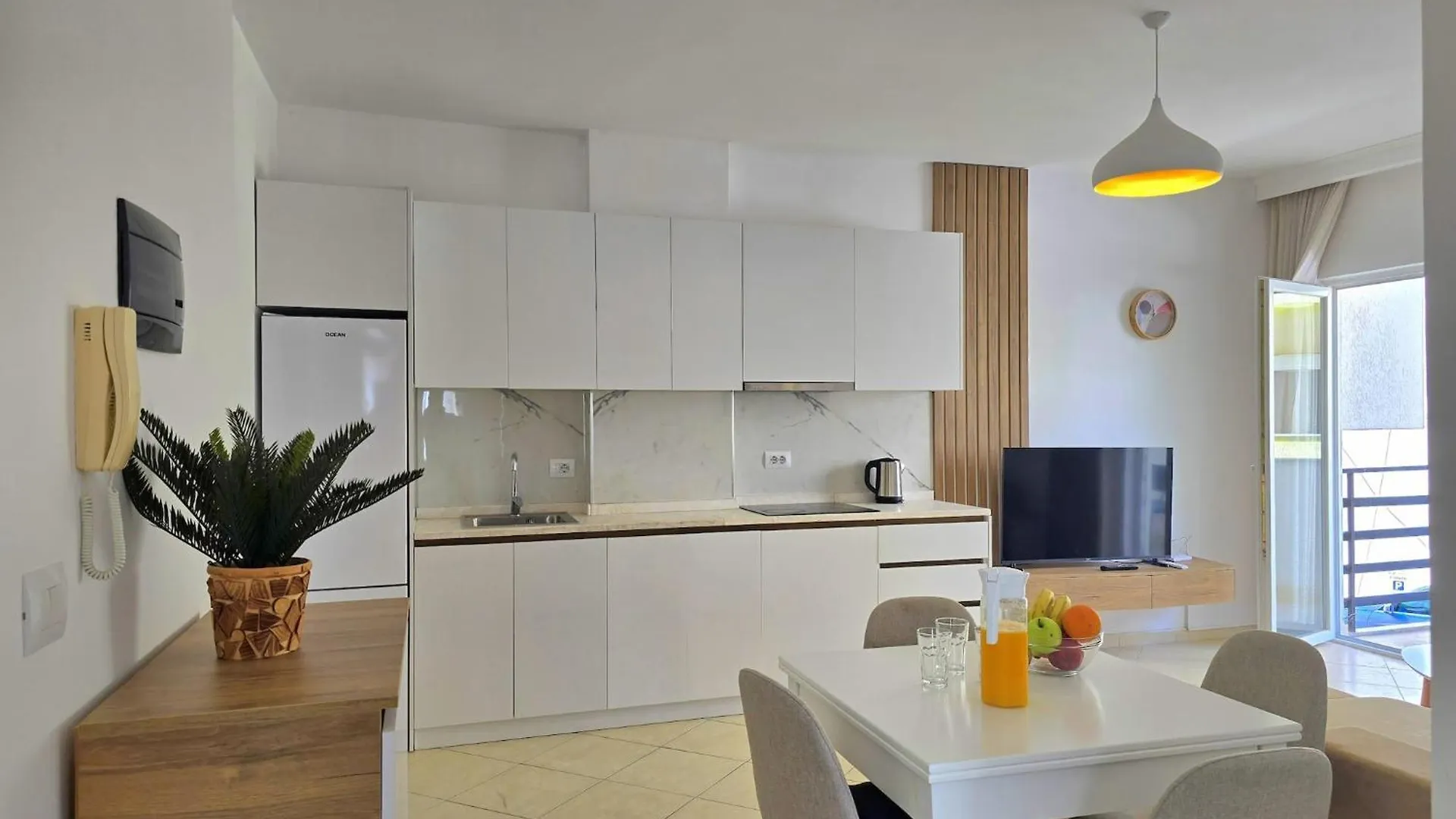 Two-Bedroom Holiday Apartment In Qerret ゴーレム